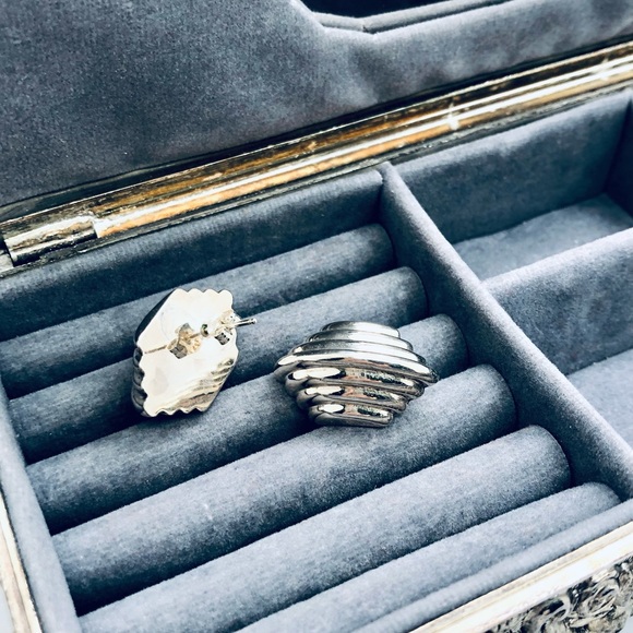 Vintage Modernist Silver Earrings - Picture 7 of 13